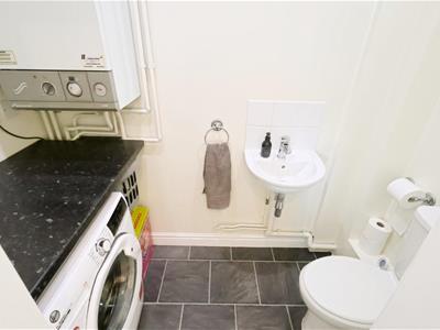 UTILITY/CLOAKROOM